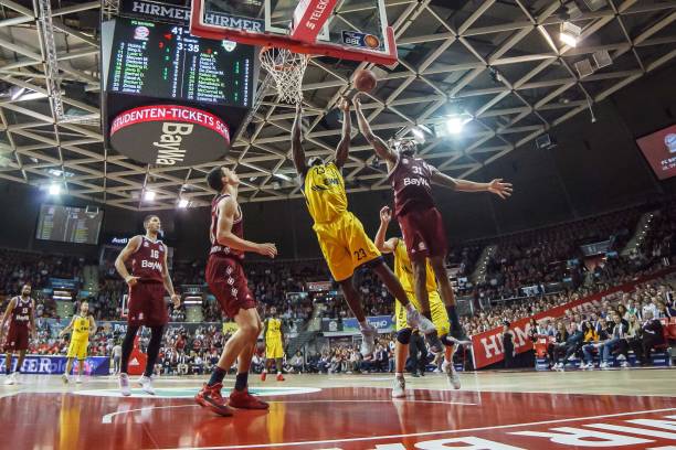 位传奇人物 位传奇人物